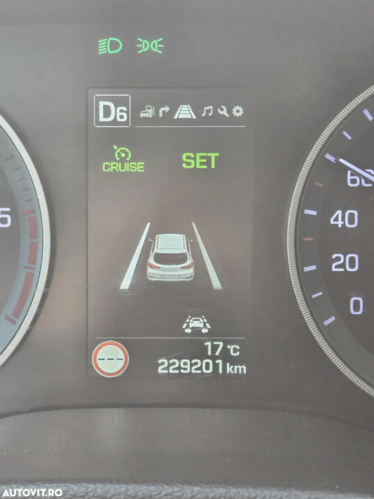 Hyundai Tucson blue 1.7 CRDi 2WD DCT Premium - 24