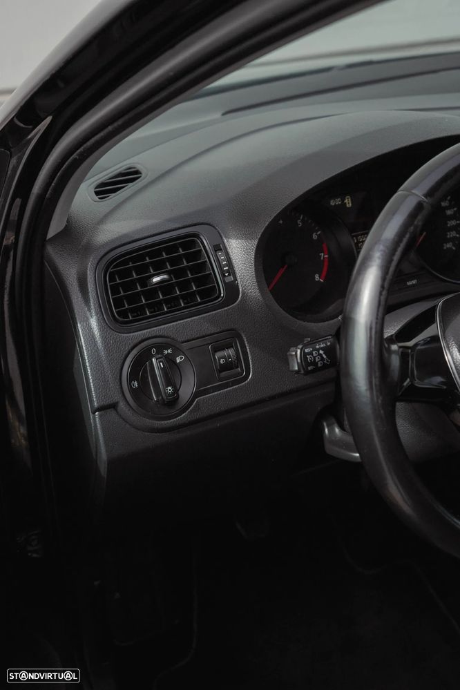 VW Polo 1.0 Confortline - 24