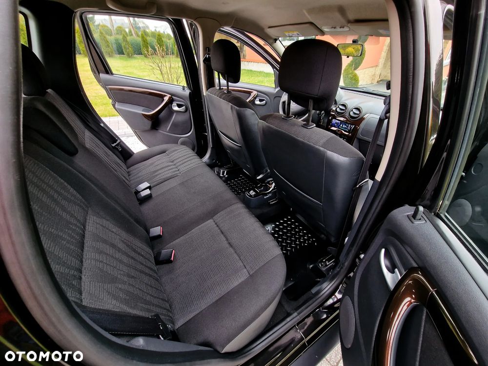 Dacia Duster 1.6 Laureate 4x4 - 18