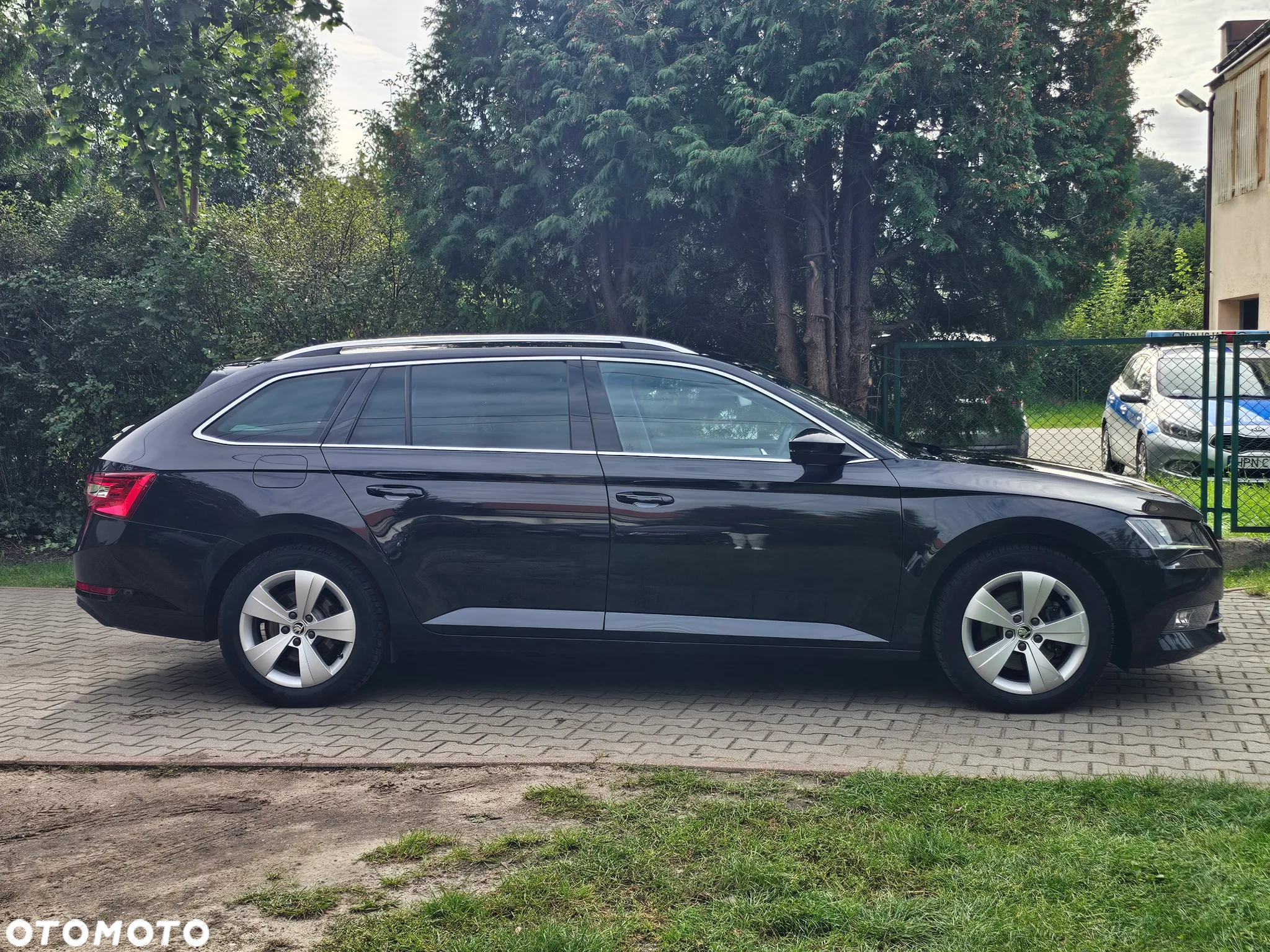 Skoda Superb 2.0 TDI DSG Premium Edition - 8