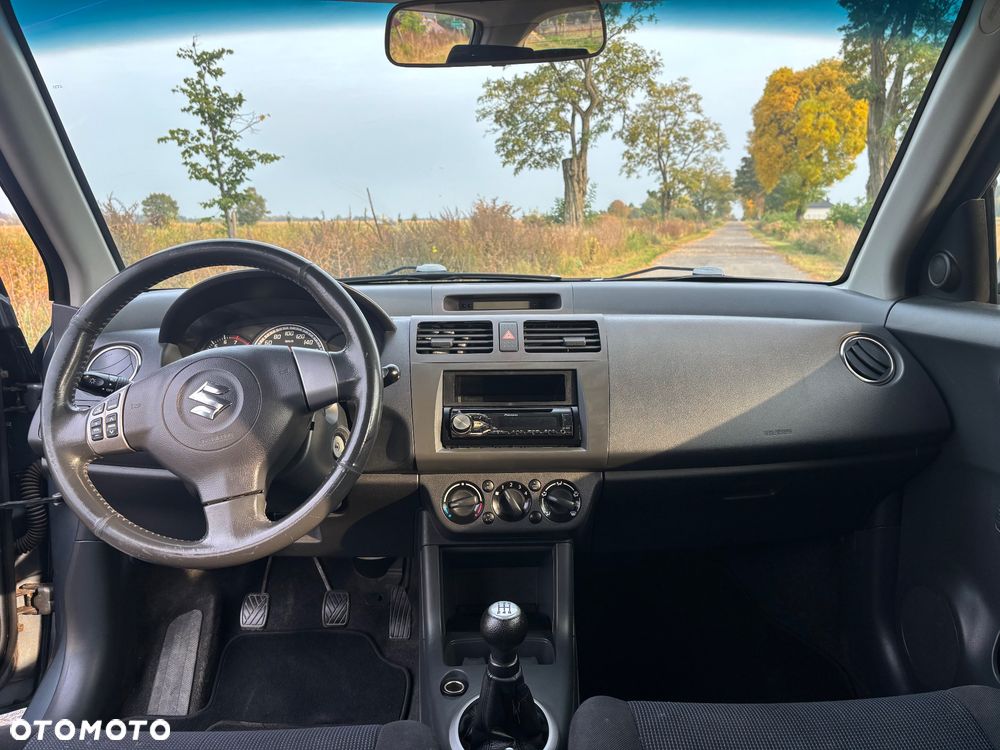 Suzuki Swift 1.3 Comfort dance - 12