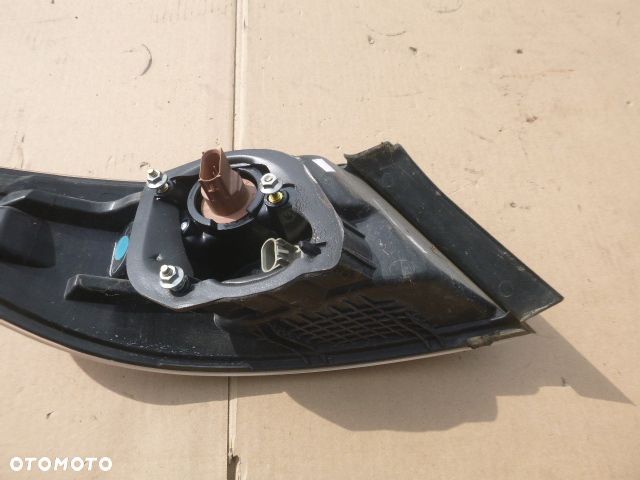 LAMPA PRAWY TYŁ PRAWA TYLNA MAZDA 6 SEDAN WERSJA USA 2010 - 9