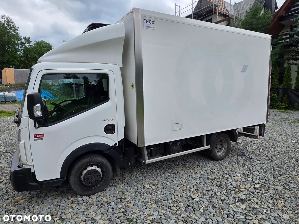 Renault Maxity - 7