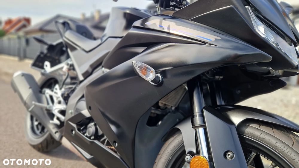 Yamaha YZF - 12