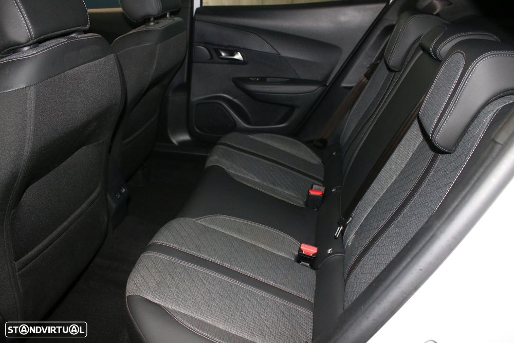 Peugeot 2008 1.2 PureTech Allure - 28