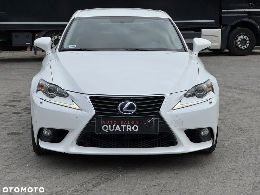 Lexus IS 300h Elite EU6 - 8
