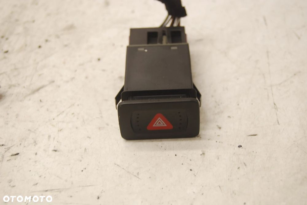 PRZEŁĄCZNIK WŁĄCZNIK AWARYJNYCH 1J0953235J VW GOLF IV BORA 1J0953235A