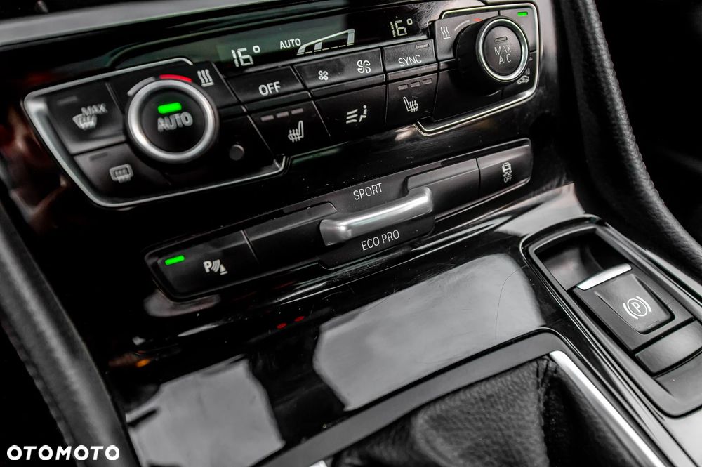 BMW Seria 2 220d xDrive M Sport - 35
