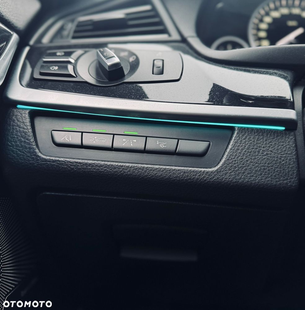 BMW Seria 5 525d xDrive - 9
