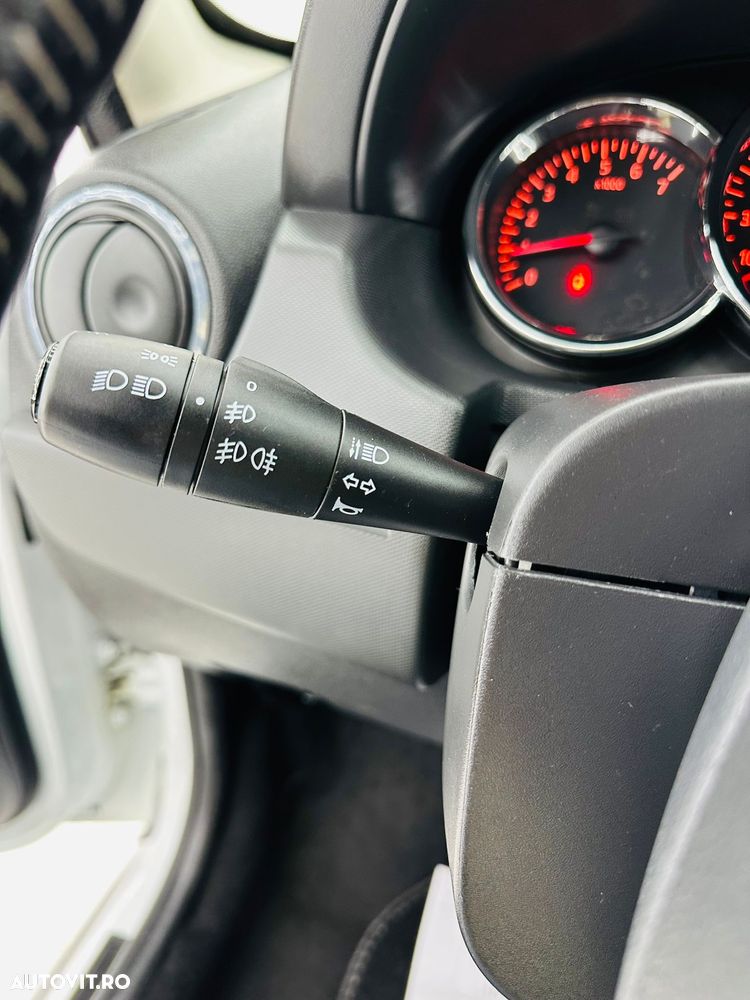 Dacia Duster dCi 110 FAP 4x2 Urban Explorer - 17