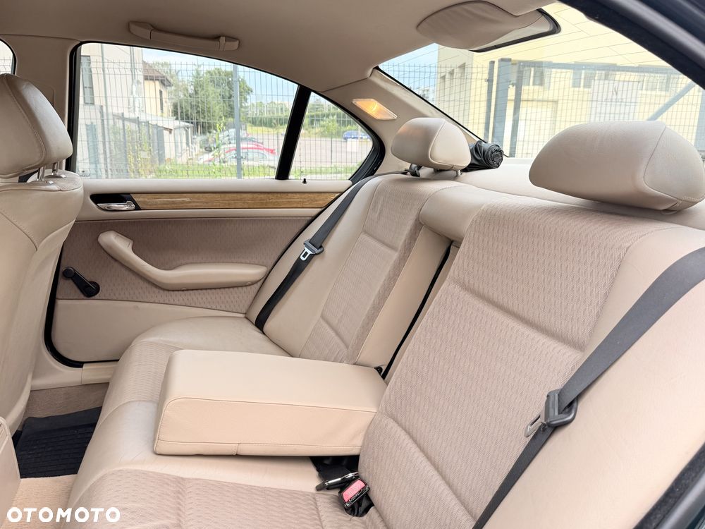 BMW Seria 3 320d - 29