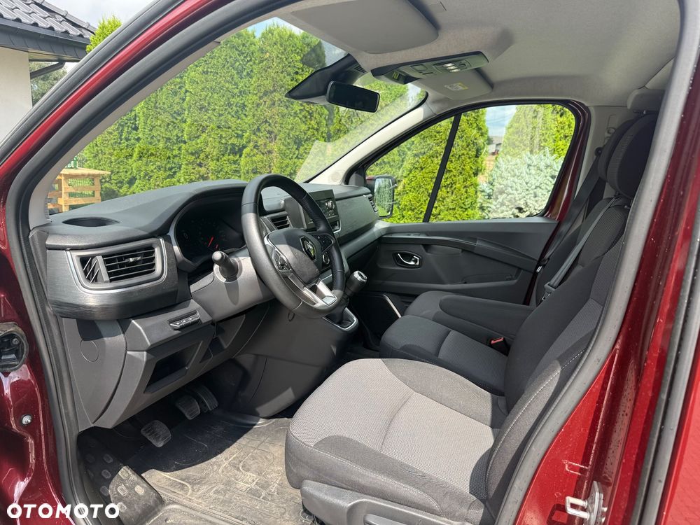 Renault Trafic 2.0 dCi - 9