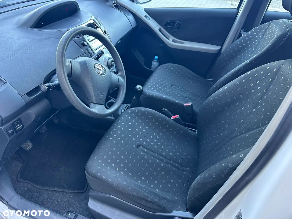 Toyota Yaris 1.0 Terra - 15