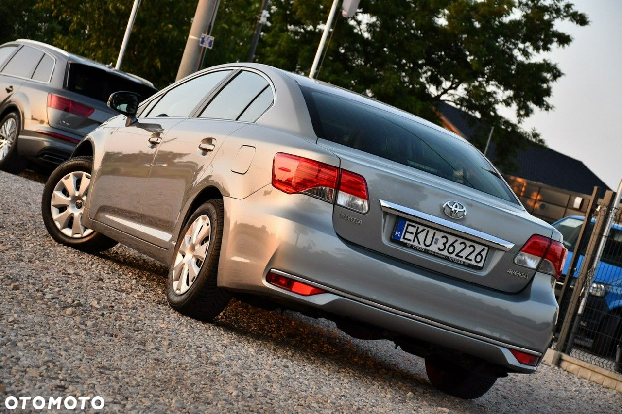Toyota Avensis - 20