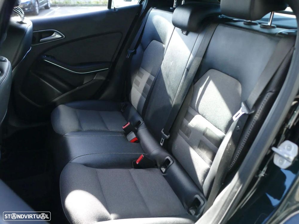 Mercedes-Benz GLA 180 d Style Aut. - 32