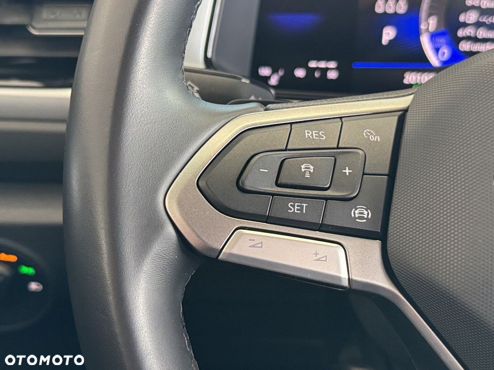 Volkswagen T-Roc - 23
