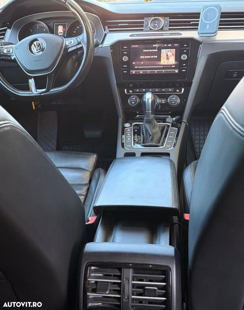 Volkswagen Passat - 4