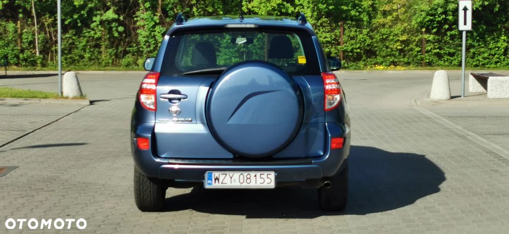 Toyota RAV4 - 6