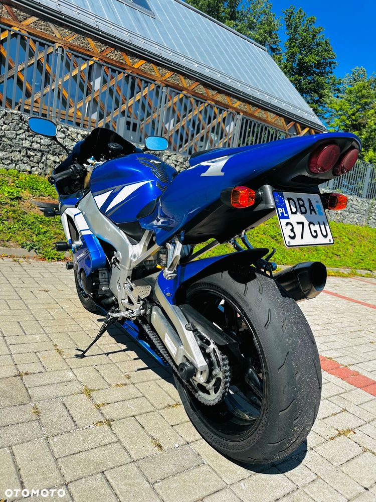 Yamaha R1 - 5