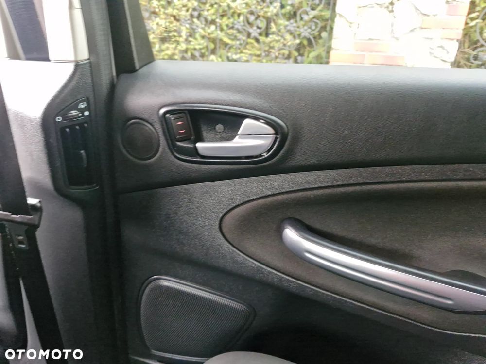 Ford S-Max 2.0 TDCi DPF Titanium - 31