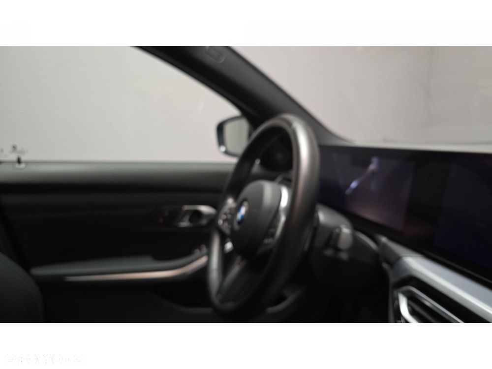 BMW Seria 3 320d xDrive mHEV M Sport sport - 27