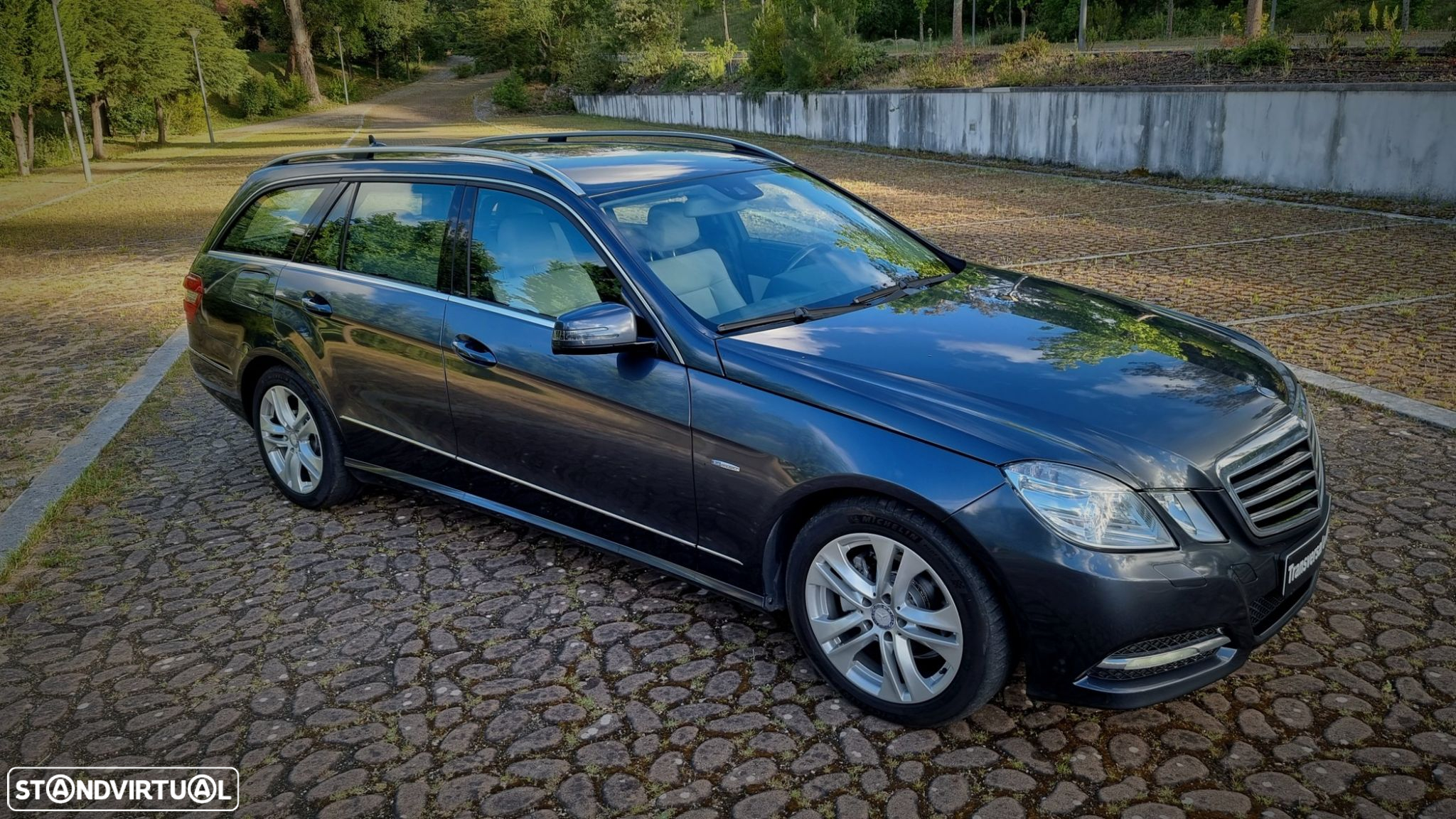 Mercedes-Benz E 220 CDi Avantgarde BlueEfficiency - 22