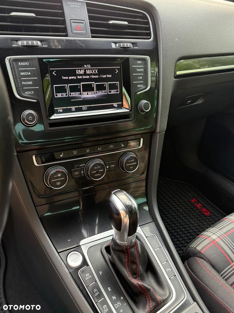 Volkswagen Golf - 11