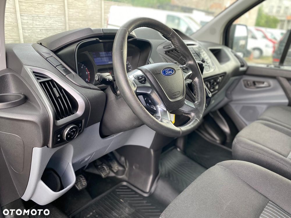 Ford TRANSIT CUSTOM - 11