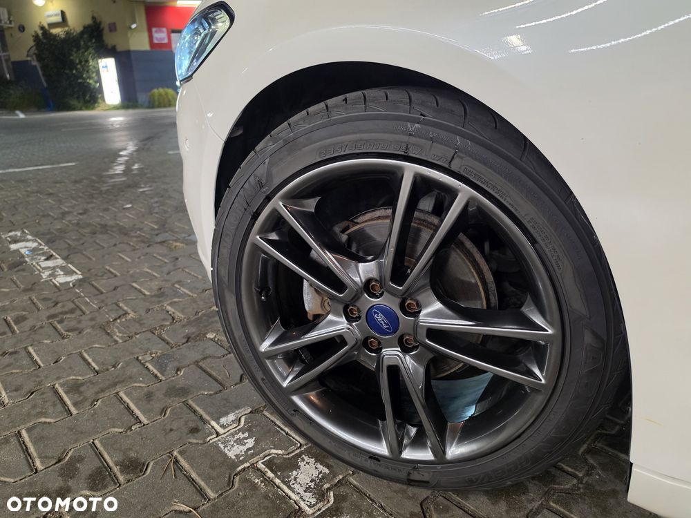 Ford Fusion 2.0 EcoBoost Titanium - 17
