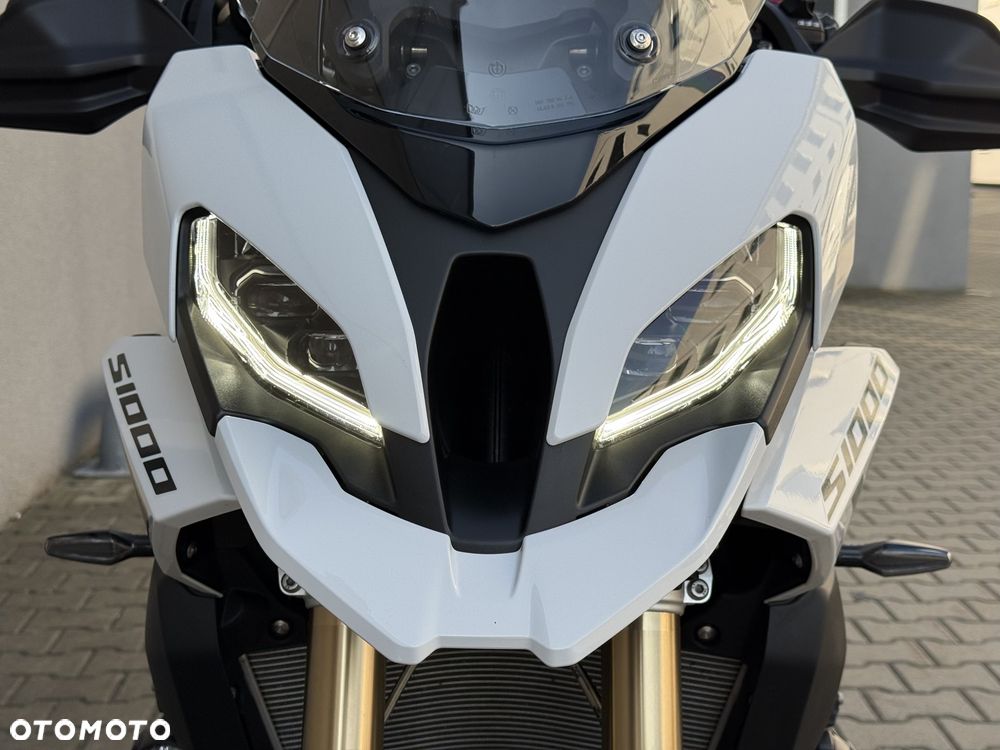 BMW XR - 9