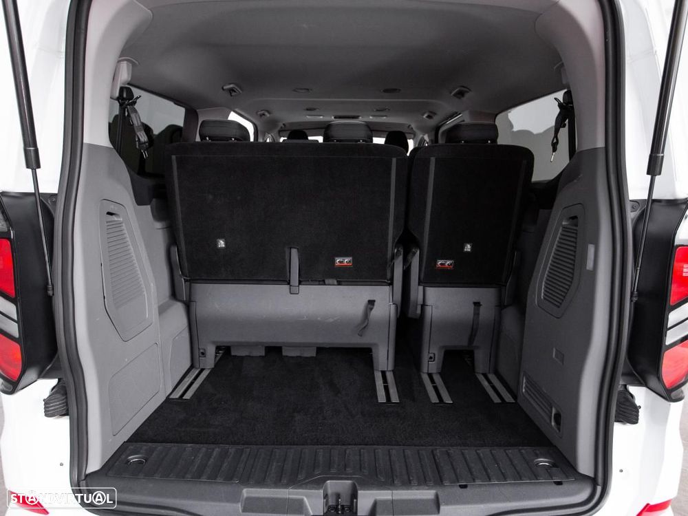 Ford Tourneo Custom - 13