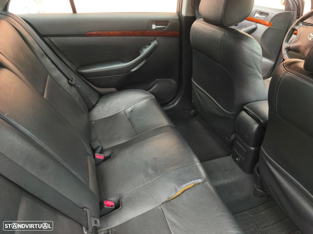 Toyota Avensis S/D 1.6 Executive - 21