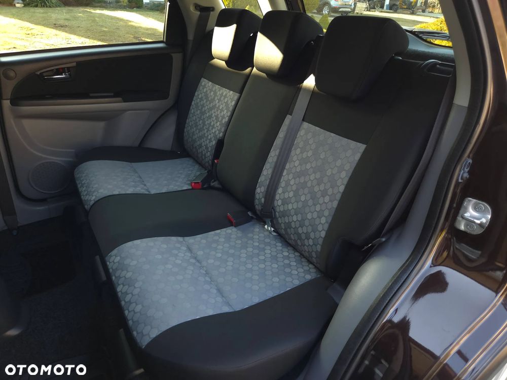 Suzuki SX4 1.6 VVT 4x4 Style - 36