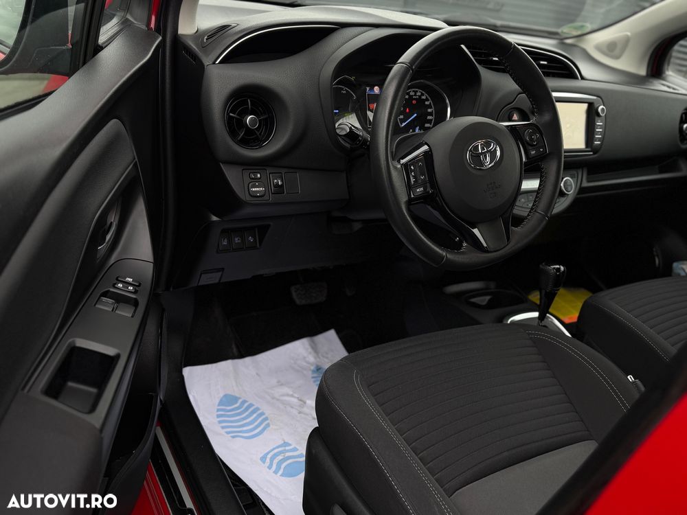 Toyota Yaris Hybrid 1.5 VVT-i Team Deutschland - 7