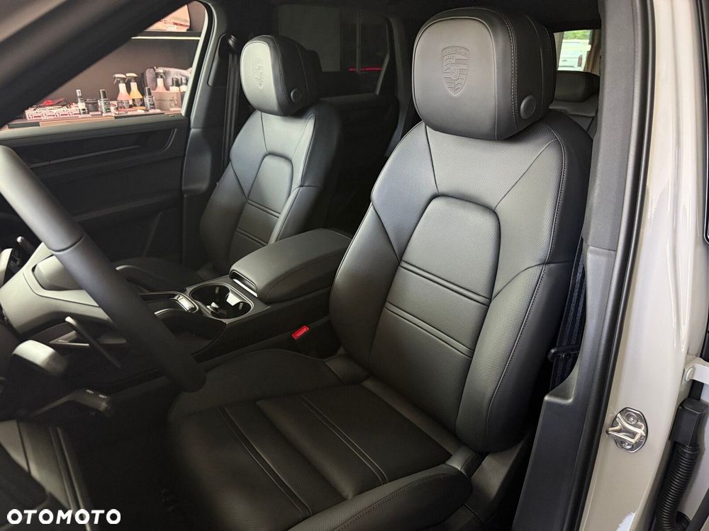 Porsche Cayenne - 13