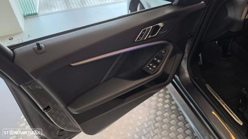 BMW 116 d Pack Desportivo M Auto - 36
