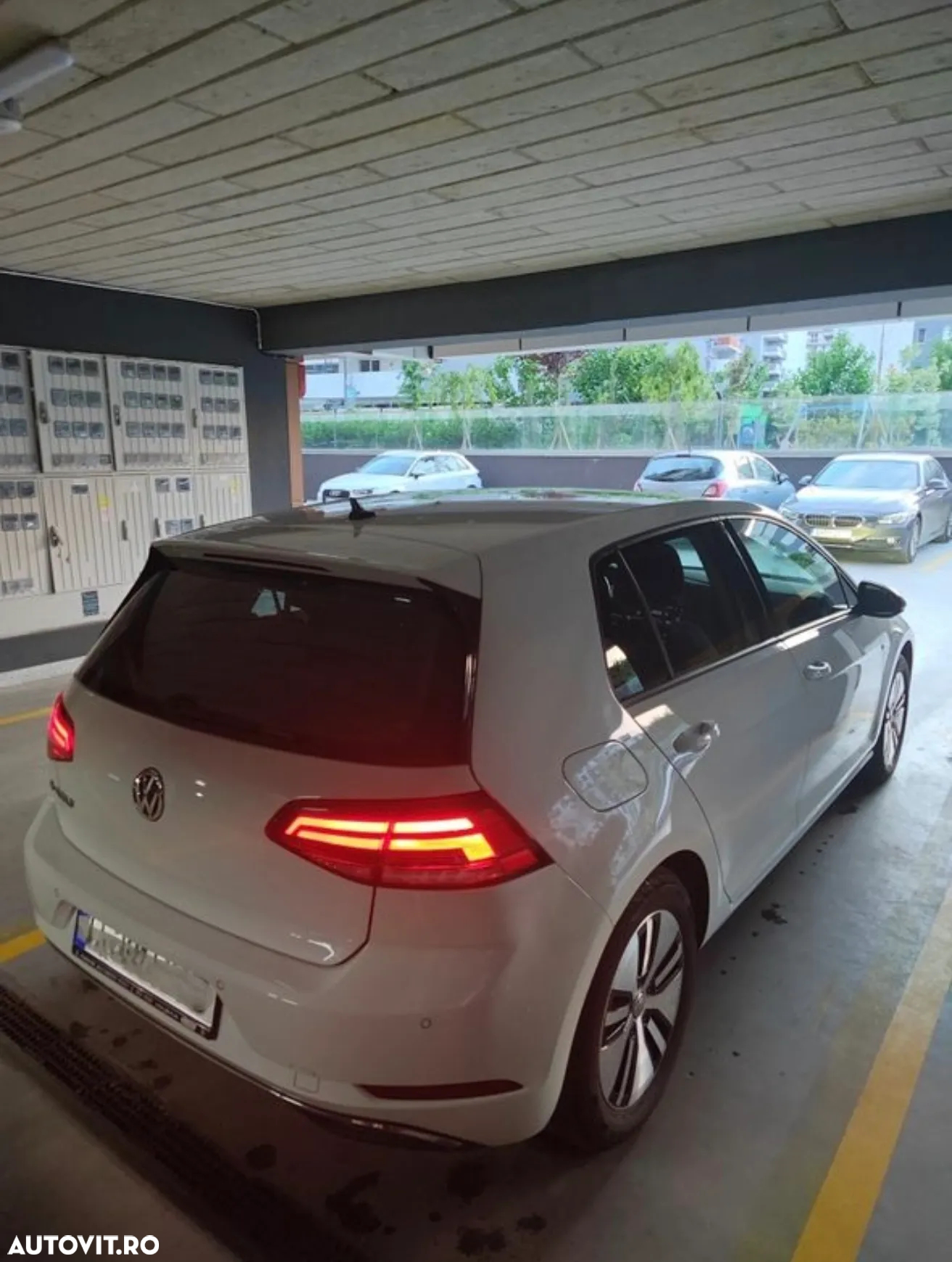 Volkswagen e-Golf - 5