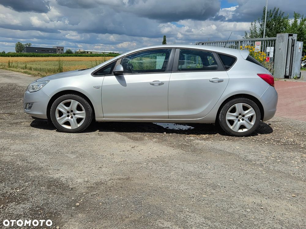 Opel Astra 1.6 - 8