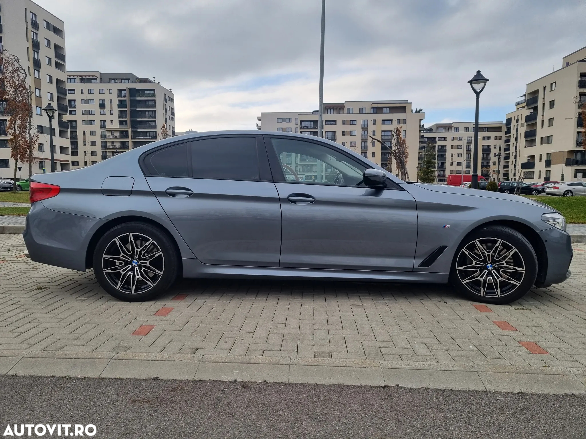BMW Seria 5 530d Aut. Sport Line - 4