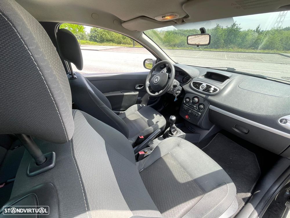 Renault Clio 1.2 16V GT - 12