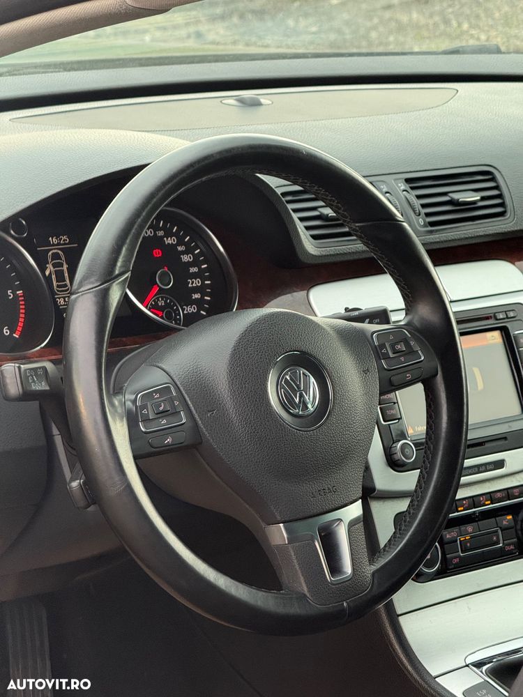 Volkswagen Passat 2.0 TDI DPF Highline - 17