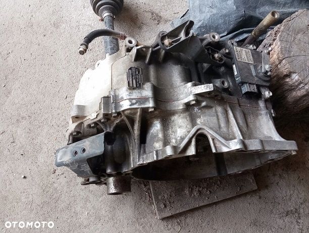 Skrzynia automatyczna Volvo XC60 2.4D lift 13r- 1285176