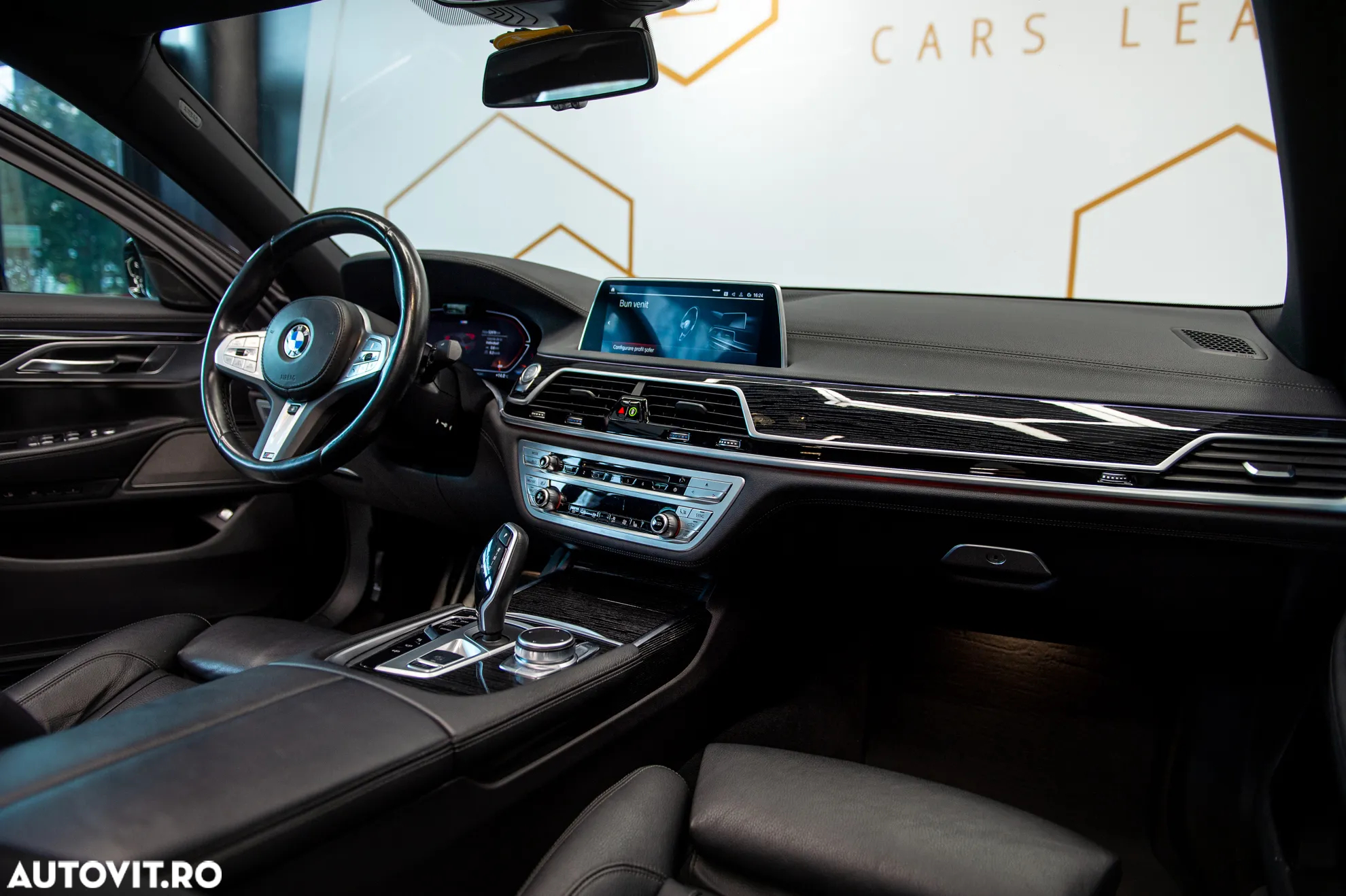 BMW Seria 7 730d xDrive MHEV - 31