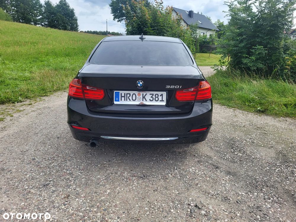 BMW Seria 3 320i Sport Line - 6
