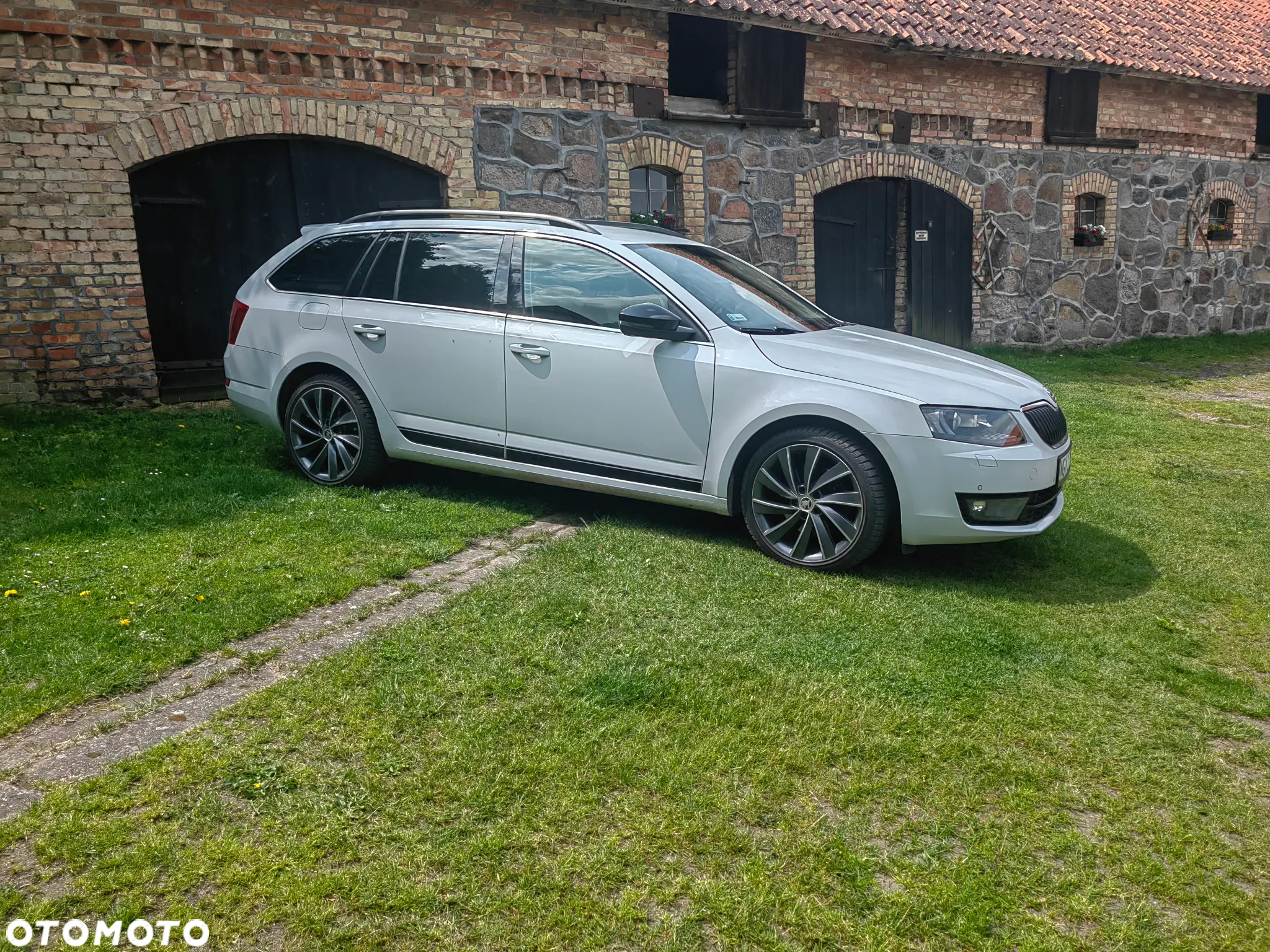 Skoda Octavia 2.0 TDI 4x4 L&K DSG - 3
