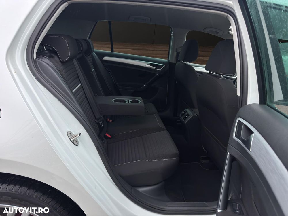 Volkswagen Golf - 13