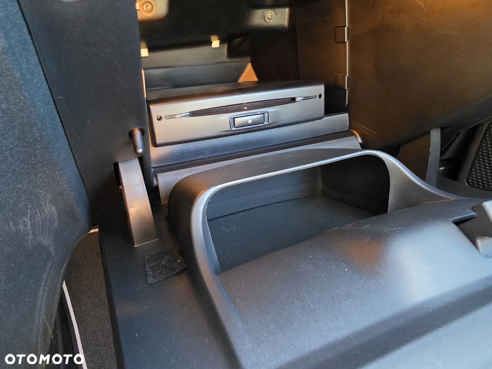 Peugeot 2008 PureTech 110 Stop&Start EAT6 Allure - 33