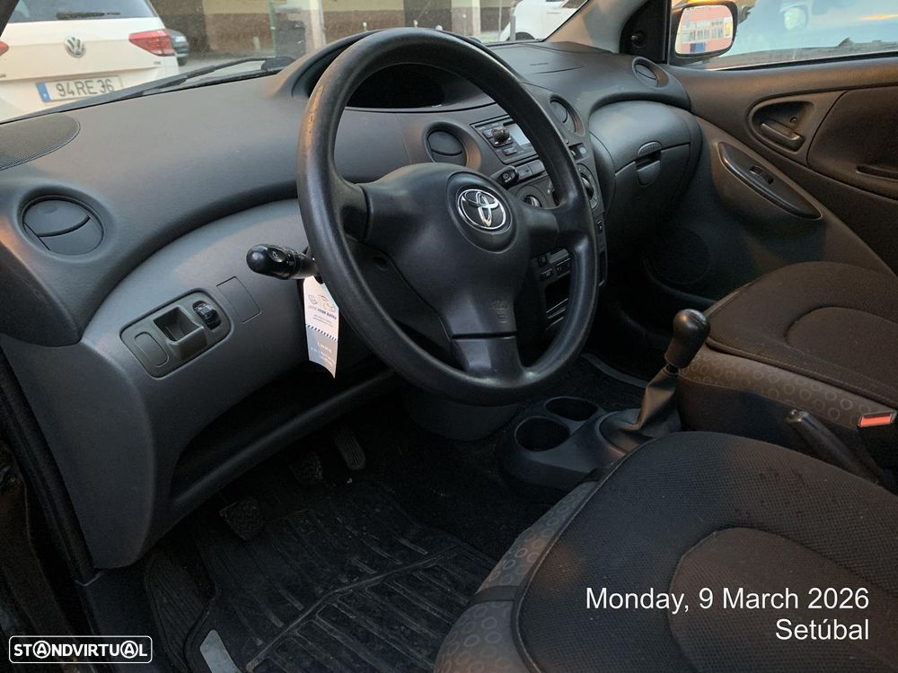 Toyota Yaris 1.0 Sol - 11