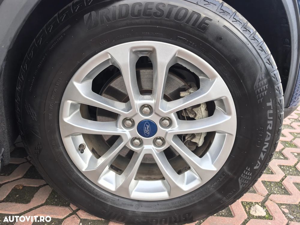 Ford Kuga - 23