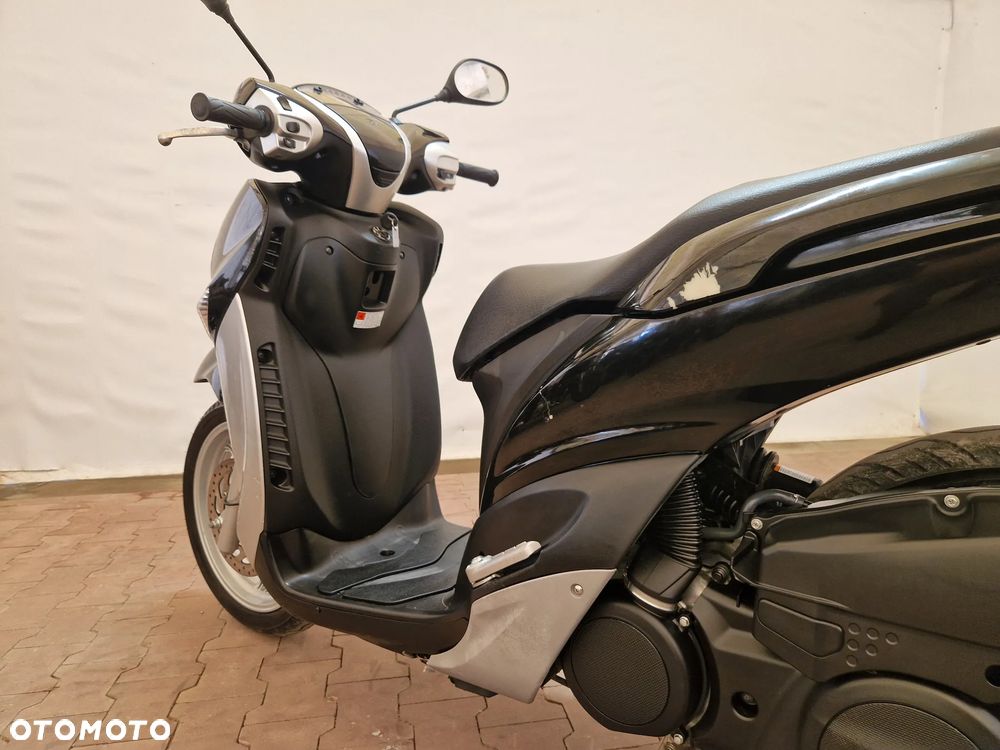Yamaha X-max - 21